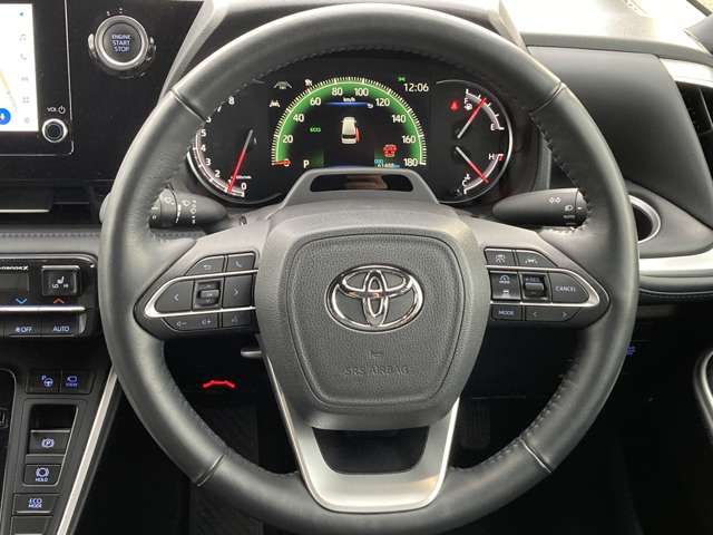 TOYOTA VOXY 4WD 2023