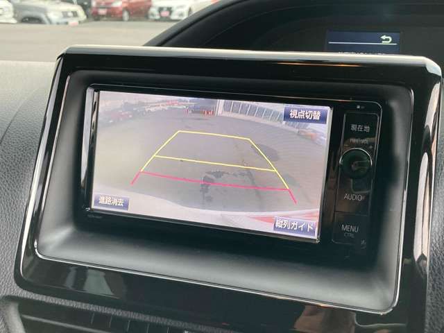 TOYOTA NOAH 4WD 2015