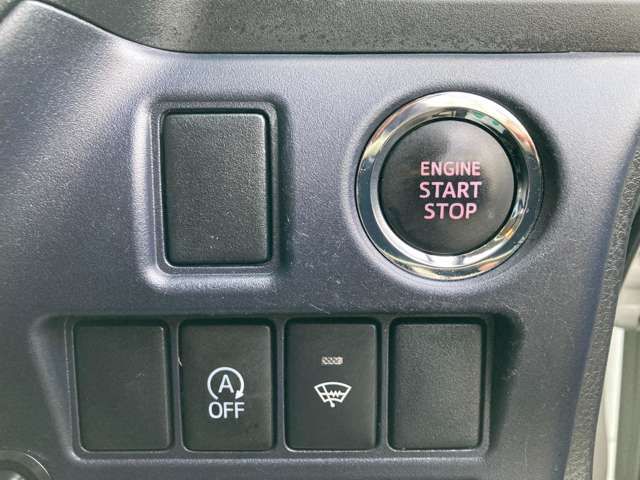 TOYOTA NOAH 4WD 2015