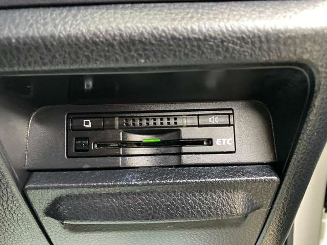 TOYOTA NOAH 4WD 2015