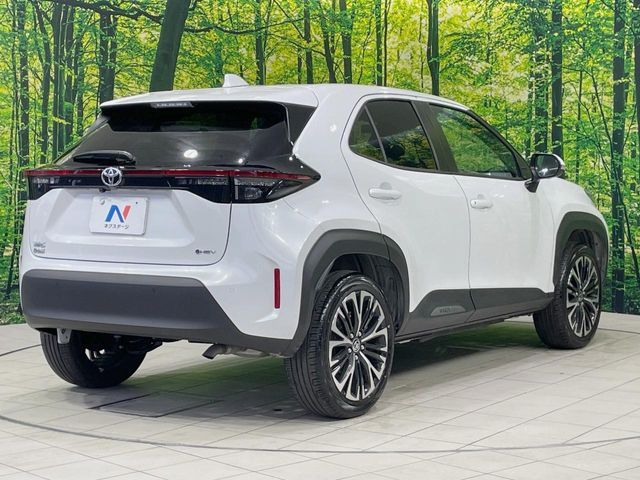 TOYOTA YARIS CROSS HYBRID 2025