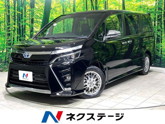 TOYOTA VOXY HYBRID 2021