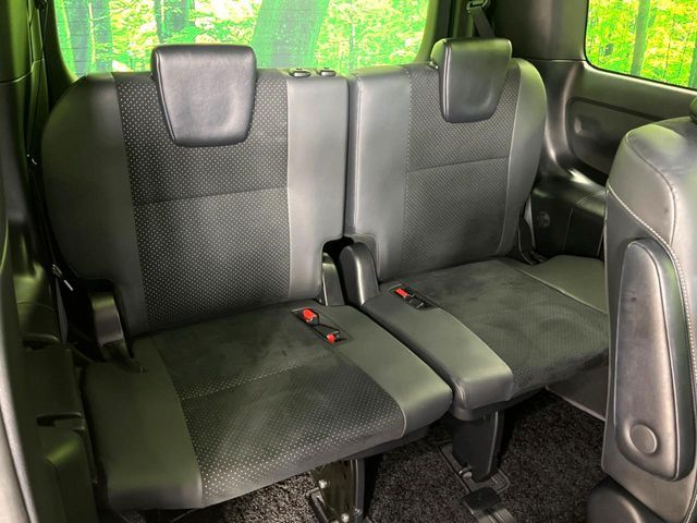 TOYOTA VOXY HYBRID 2021