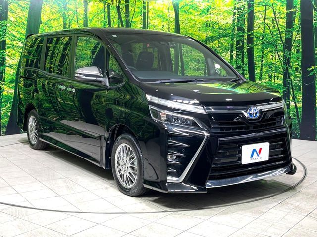 TOYOTA VOXY HYBRID 2021
