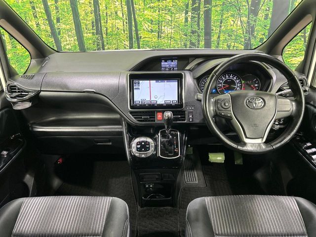 TOYOTA NOAH 2017