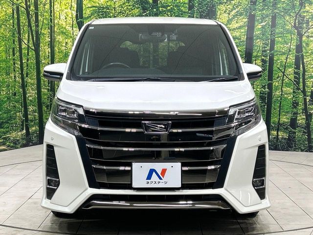 TOYOTA NOAH 2017