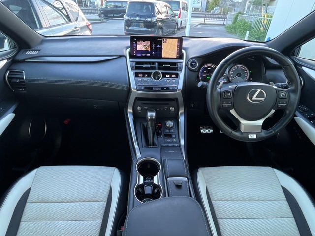 TOYOTA LEXUS NX300h AWD 2019