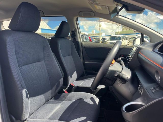 TOYOTA SIENTA HYBRID 2017