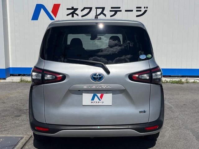 TOYOTA SIENTA HYBRID 2017