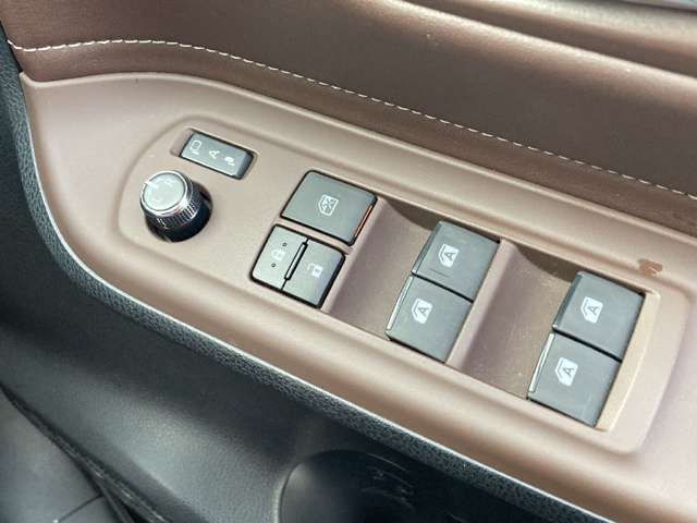 TOYOTA ESQUIRE 4WD 2015