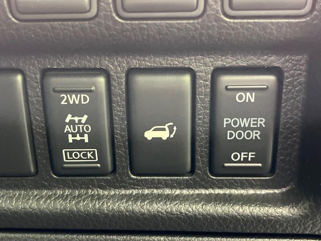 NISSAN ELGRAND  4WD 2015