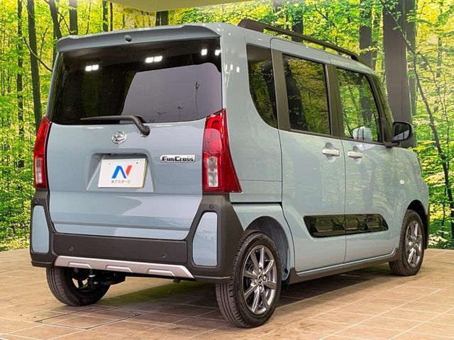 DAIHATSU TANTO FAN CROSS 2024