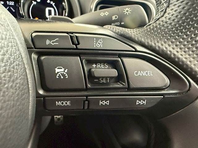 TOYOTA YARIS CROSS 2023