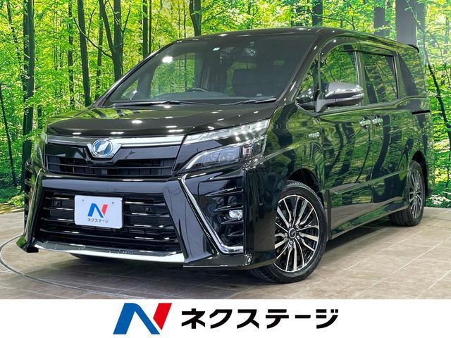 TOYOTA VOXY HYBRID 2020