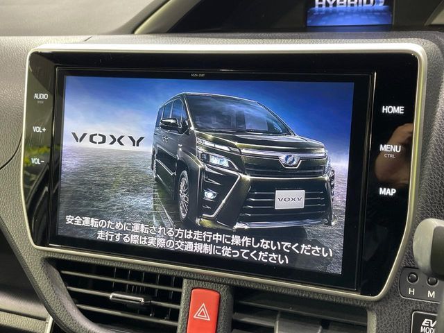 TOYOTA VOXY HYBRID 2020
