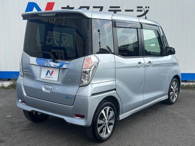 NISSAN DAYZ ROOX 2015