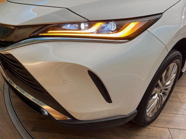 TOYOTA HARRIER 4WD 2024