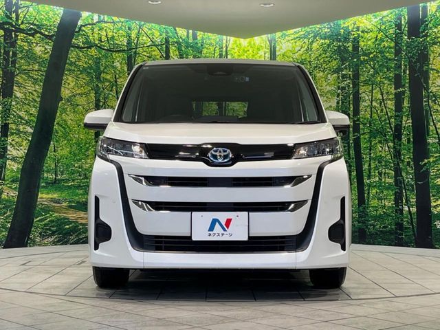 TOYOTA NOAH HYBRID 2022