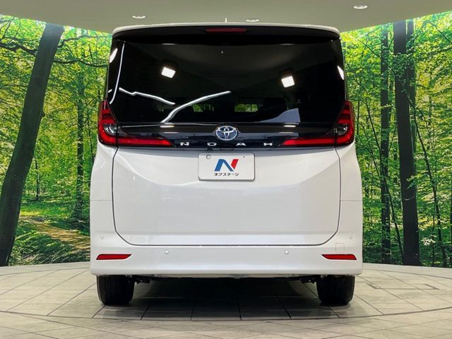 TOYOTA NOAH HYBRID 2022