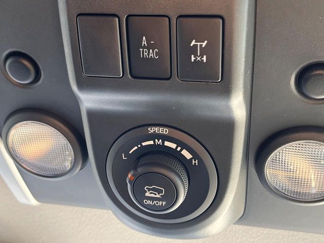 TOYOTA FJ CRUISER 4WD 2017