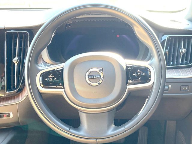 VOLVO VOLVO XC60 2021