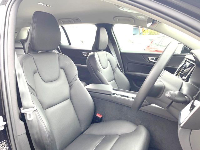 VOLVO VOLVO V60 2021