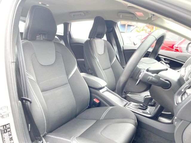 VOLVO VOLVO V40 2018