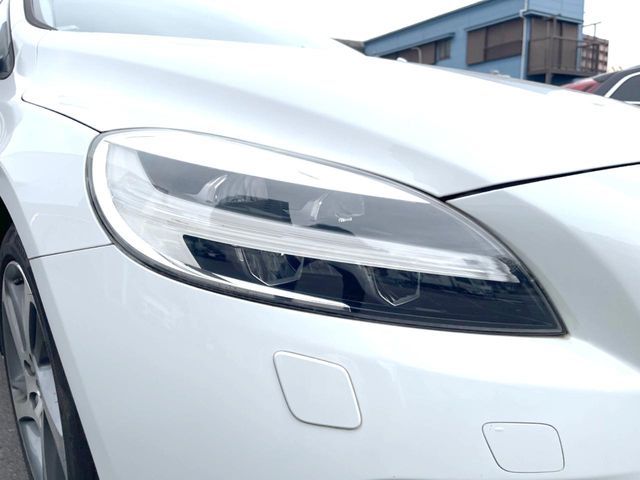 VOLVO VOLVO V40 2018