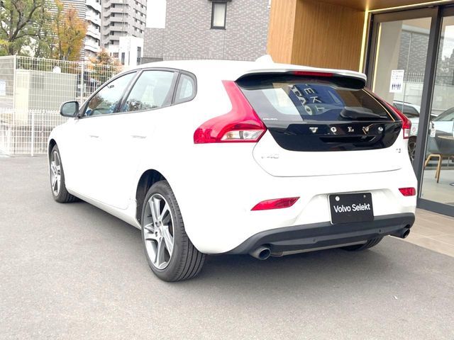 VOLVO VOLVO V40 2018