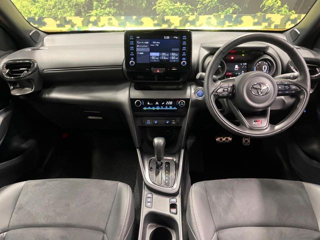 TOYOTA YARIS CROSS HYBRID 2024