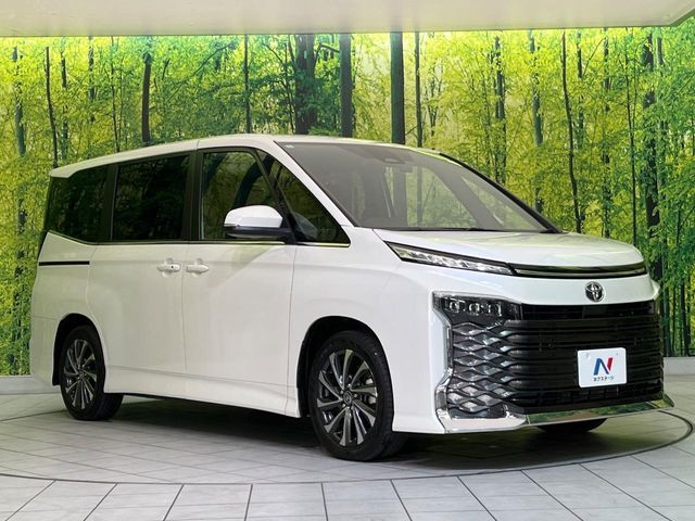 TOYOTA VOXY 2023
