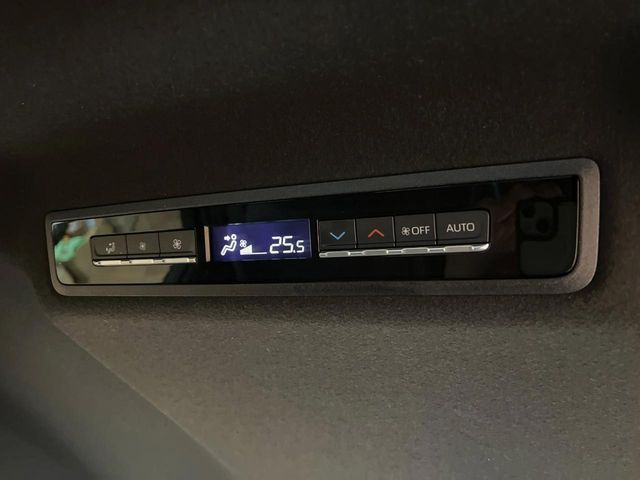 TOYOTA VOXY 4WD 2024