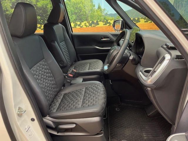 TOYOTA VOXY 4WD 2024