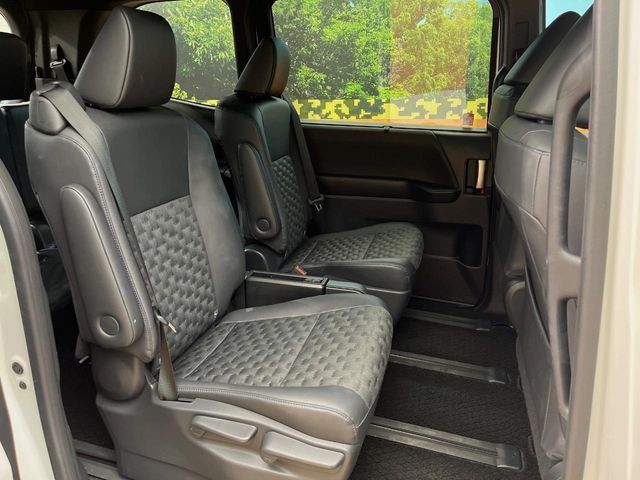 TOYOTA VOXY 4WD 2024