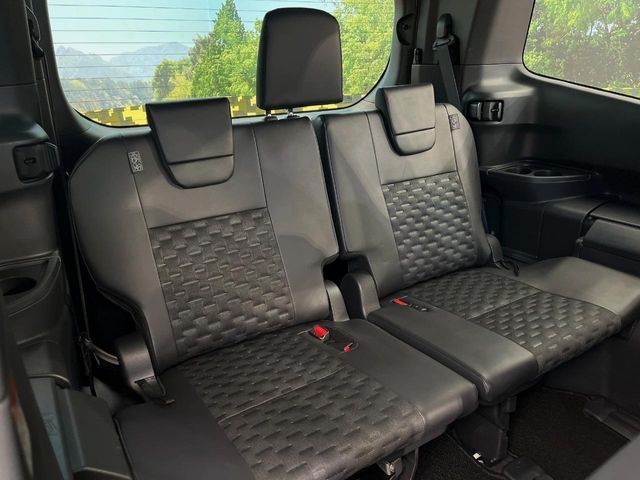 TOYOTA VOXY 4WD 2024