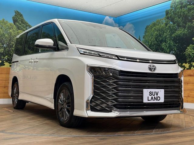 TOYOTA VOXY 4WD 2024