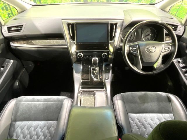 TOYOTA VELLFIRE 2017