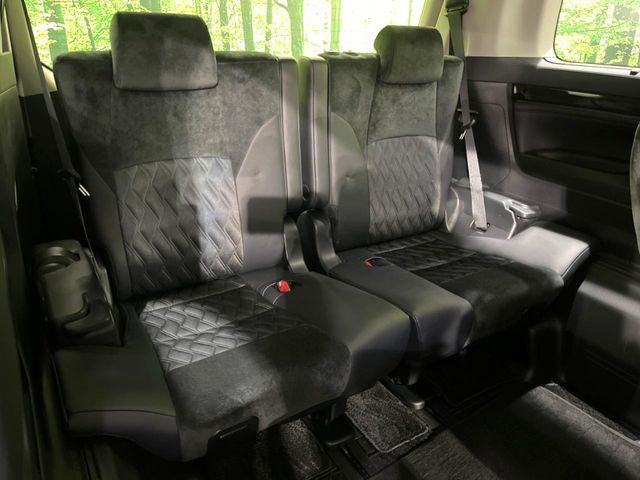 TOYOTA VELLFIRE 2017