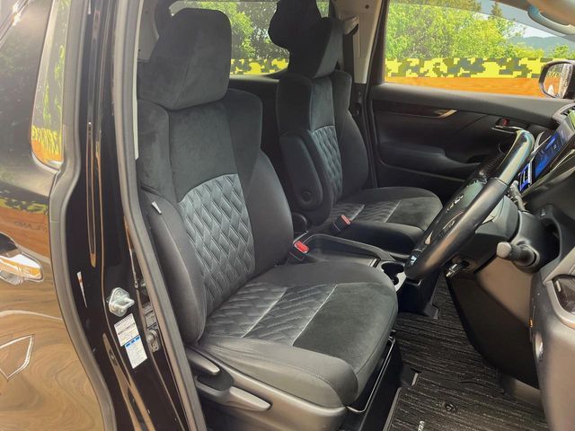 TOYOTA VELLFIRE 4WD 2019