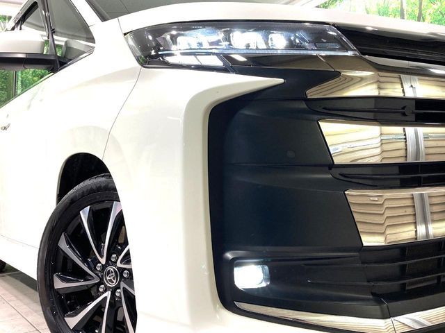 TOYOTA NOAH HYBRID 2024