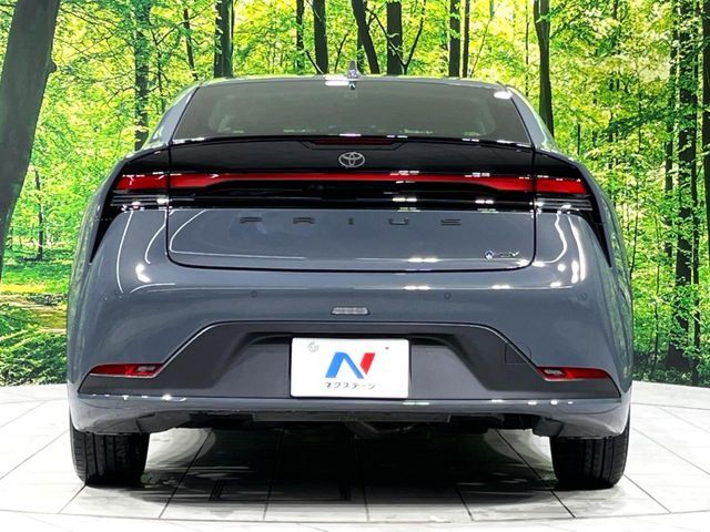 TOYOTA PRIUS 4WD 2023