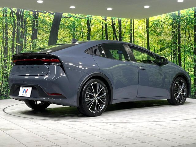 TOYOTA PRIUS 4WD 2023