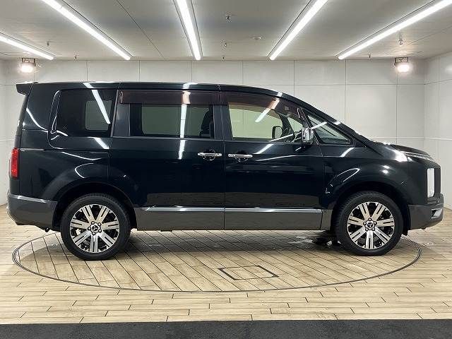MITSUBISHI DELICA D:5 4WD 2019