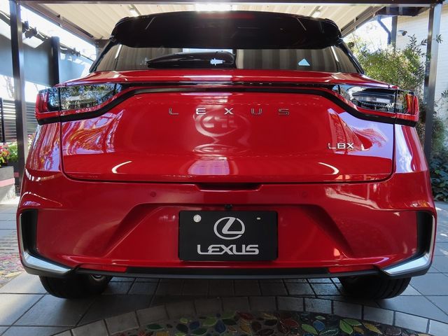 TOYOTA LEXUS LBX 2025