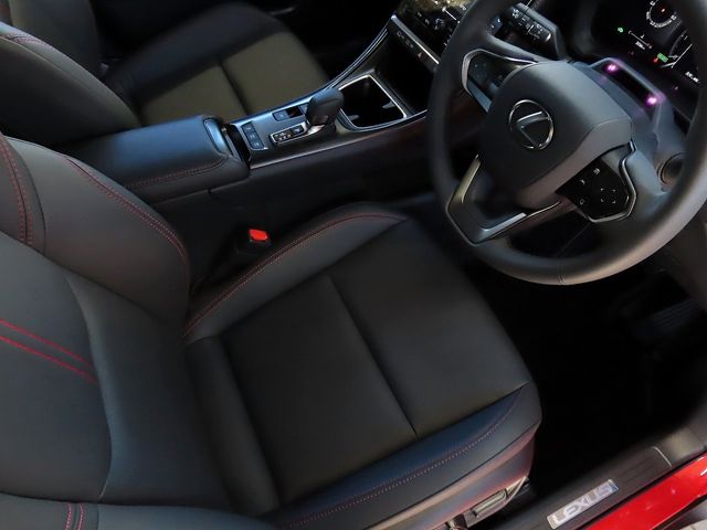 TOYOTA LEXUS LBX 2025