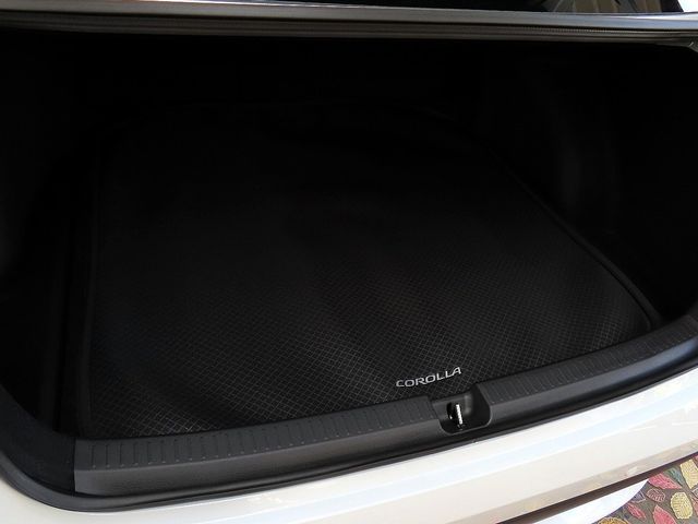 TOYOTA COROLLA sedan HYBRID 2025