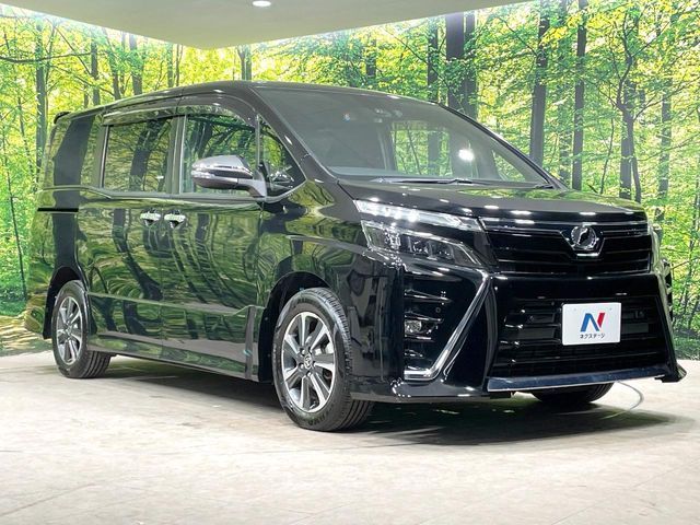 TOYOTA VOXY 2019