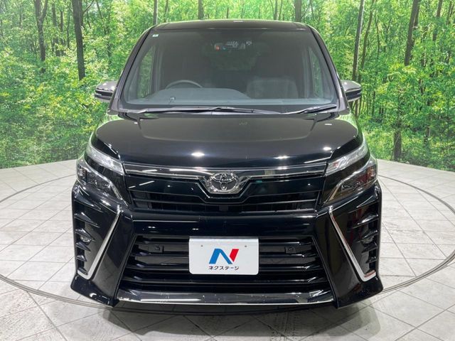 TOYOTA VOXY 2020