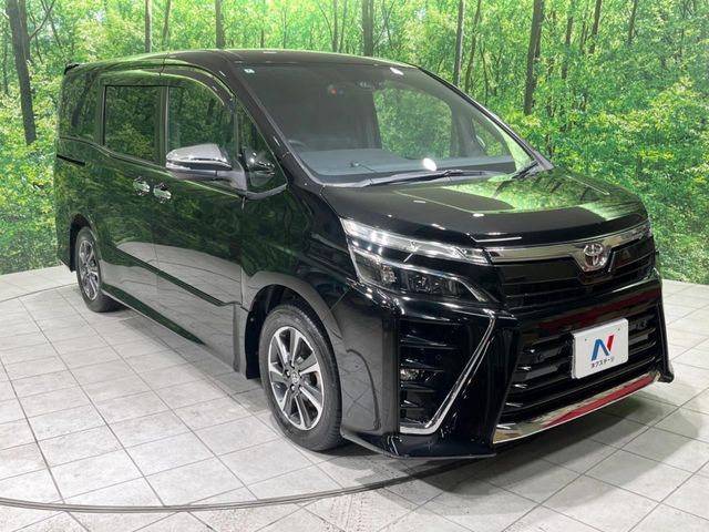 TOYOTA VOXY 2020