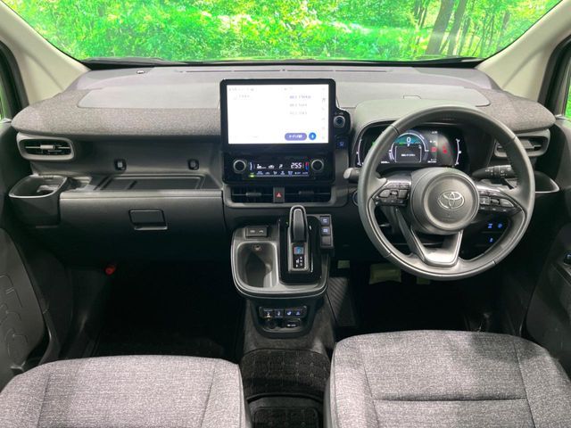 TOYOTA SIENTA HYBRID 2023